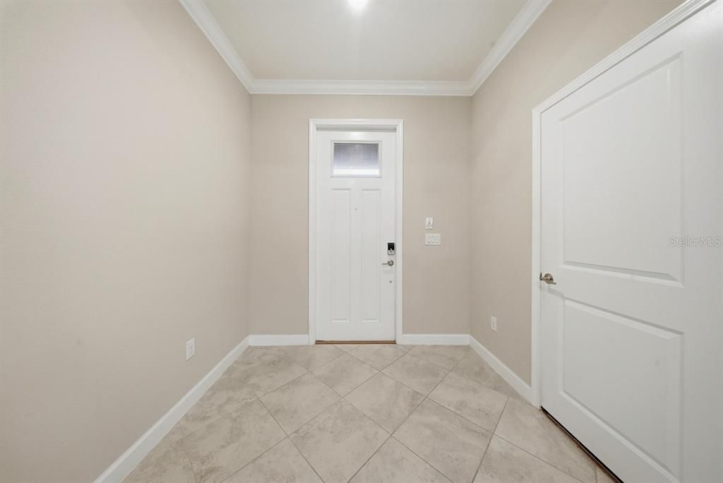 For Rent: $2,600 (3 beds, 3 baths, 1600 Square Feet)