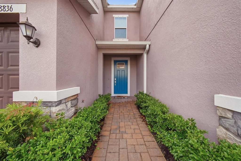 For Rent: $2,600 (3 beds, 3 baths, 1600 Square Feet)