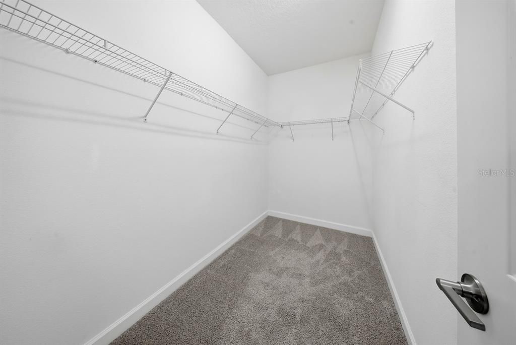 For Rent: $2,600 (3 beds, 3 baths, 1600 Square Feet)