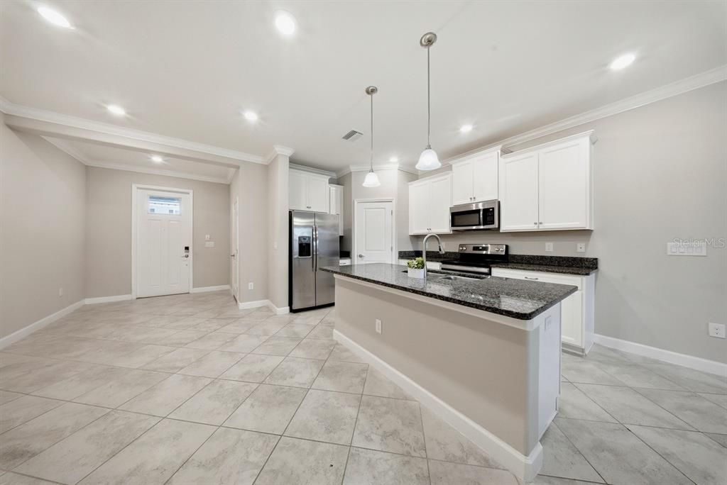 For Rent: $2,600 (3 beds, 3 baths, 1600 Square Feet)