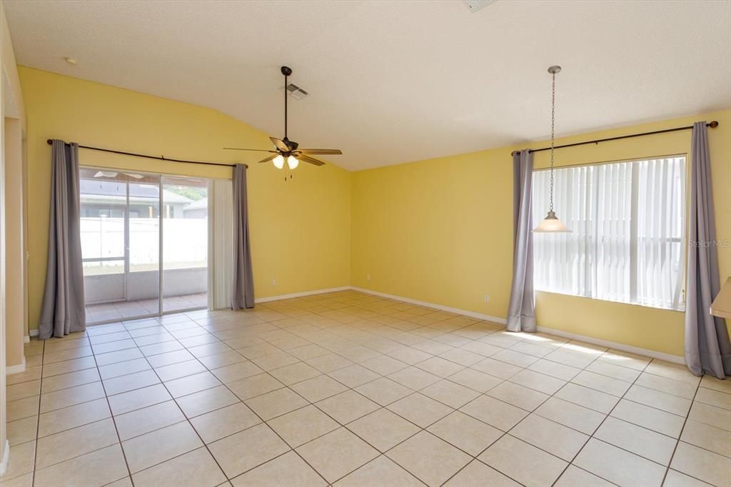 For Rent: $2,647 (3 beds, 2 baths, 2102 Square Feet)
