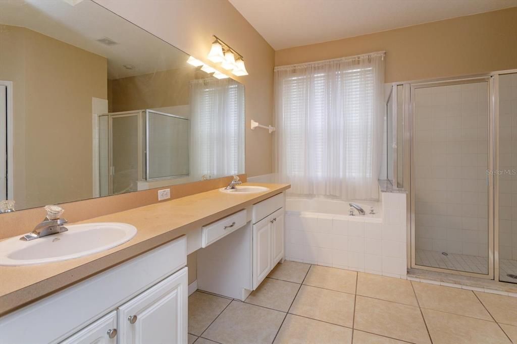 For Rent: $2,647 (3 beds, 2 baths, 2102 Square Feet)