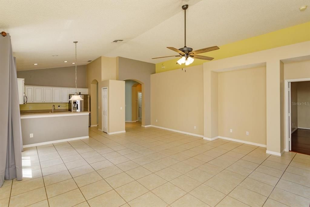 For Rent: $2,647 (3 beds, 2 baths, 2102 Square Feet)