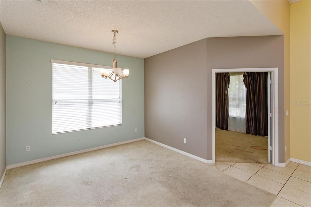 For Rent: $2,647 (3 beds, 2 baths, 2102 Square Feet)
