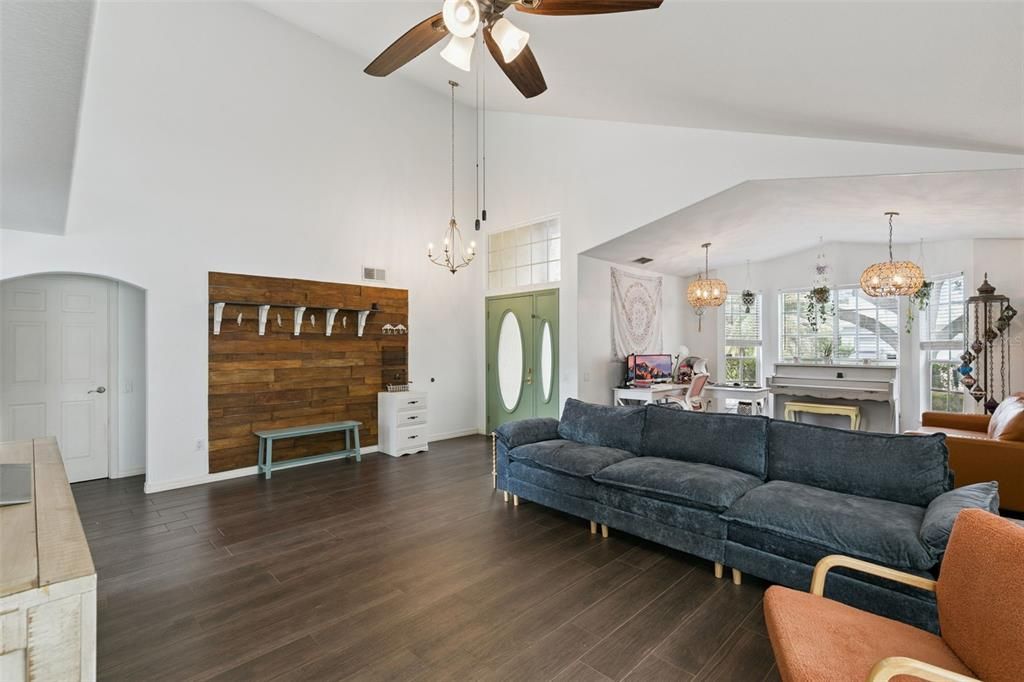 For Sale: $599,000 (4 beds, 2 baths, 2551 Square Feet)