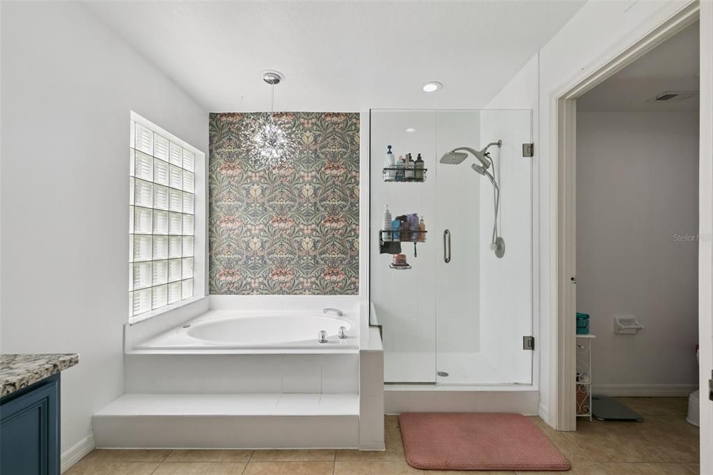 For Sale: $599,000 (4 beds, 2 baths, 2551 Square Feet)