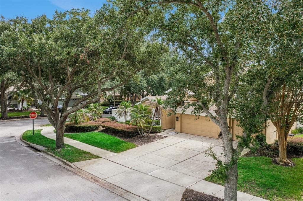 For Sale: $599,000 (4 beds, 2 baths, 2551 Square Feet)