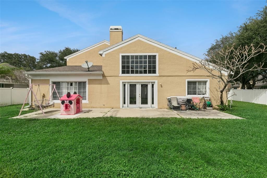 For Sale: $599,000 (4 beds, 2 baths, 2551 Square Feet)