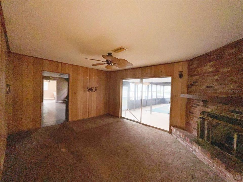 For Sale: $375,000 (4 beds, 2 baths, 2109 Square Feet)
