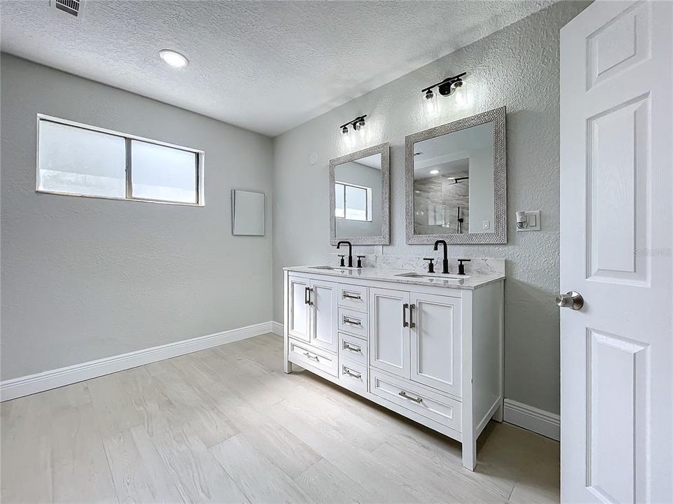 For Sale: $469,900 (4 beds, 3 baths, 2140 Square Feet)