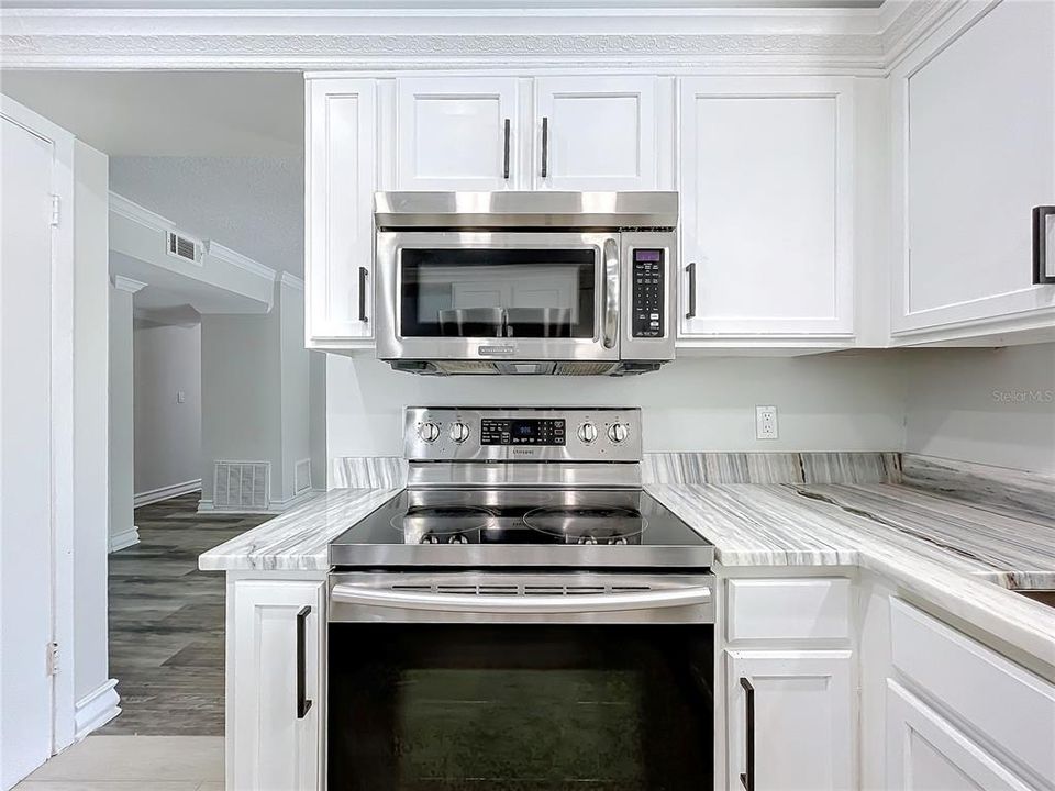 For Sale: $469,900 (4 beds, 3 baths, 2140 Square Feet)