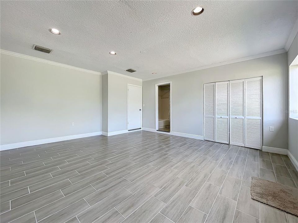 For Sale: $469,900 (4 beds, 3 baths, 2140 Square Feet)