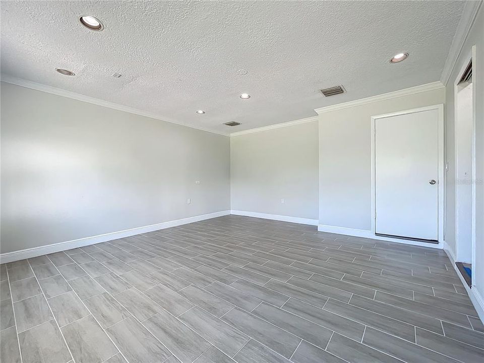 For Sale: $469,900 (4 beds, 3 baths, 2140 Square Feet)