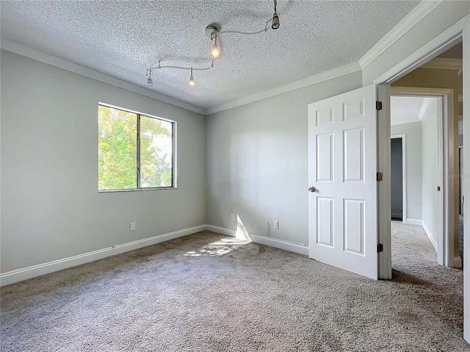 For Sale: $469,900 (4 beds, 3 baths, 2140 Square Feet)