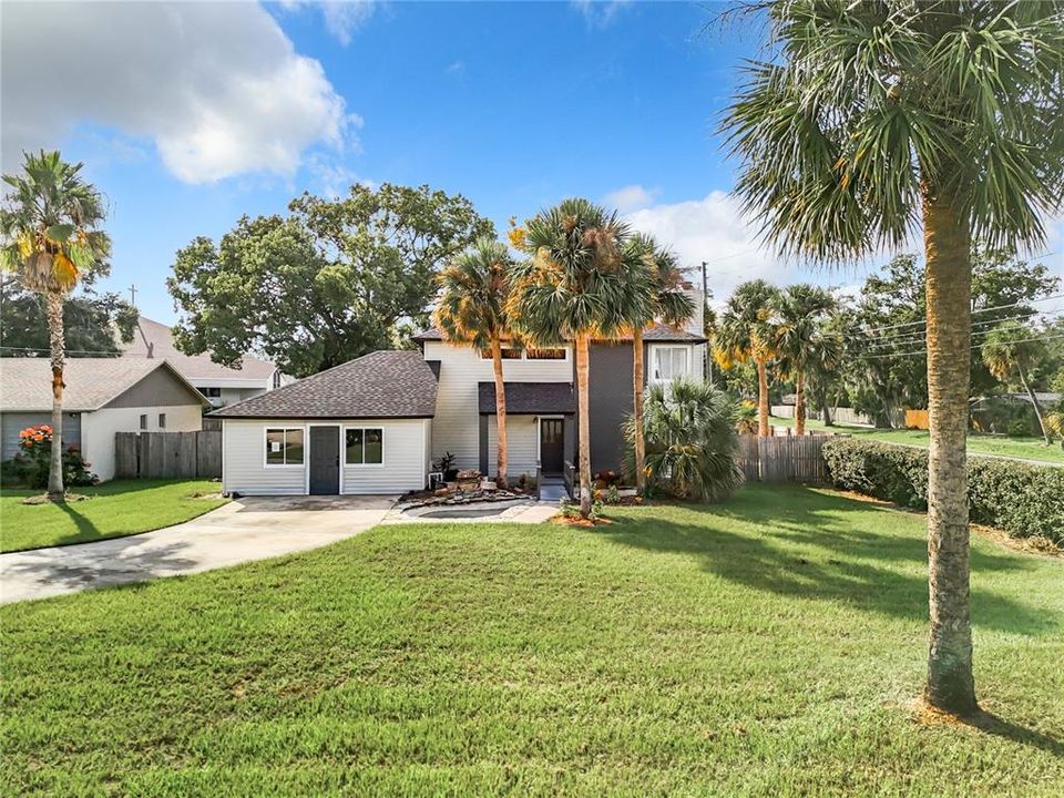 For Sale: $469,900 (4 beds, 3 baths, 2140 Square Feet)