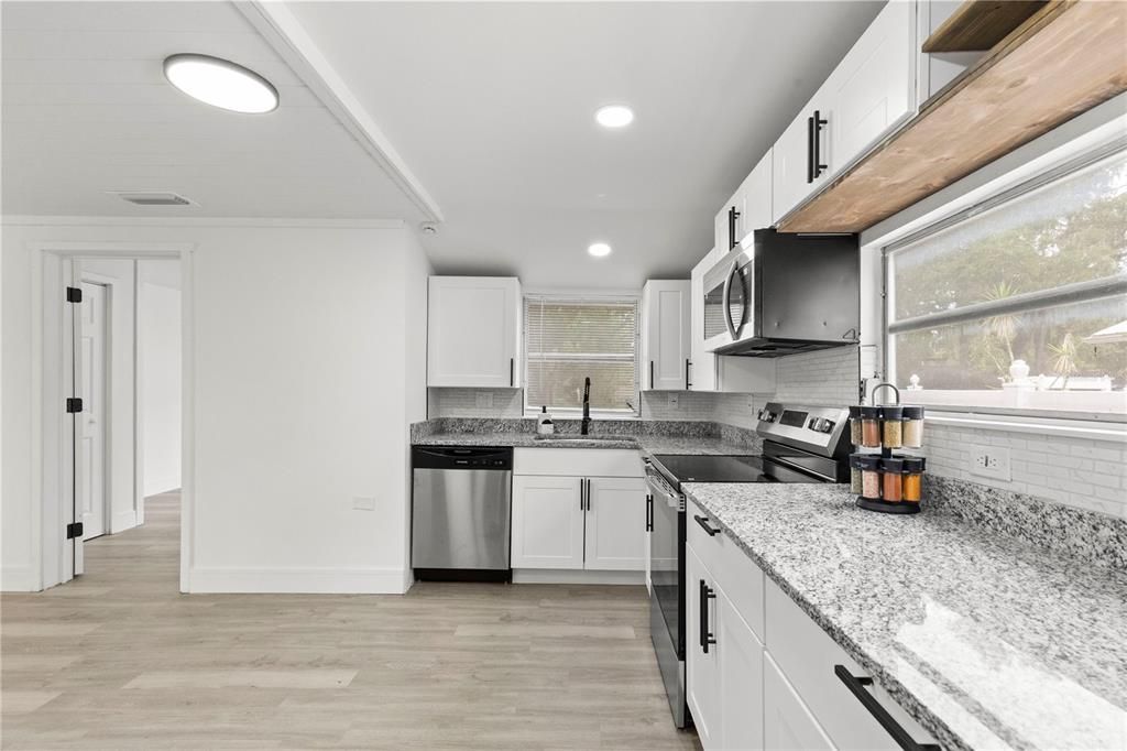 En Venta: $267,000 (3 camas, 2 baños, 1390 Pies cuadrados)