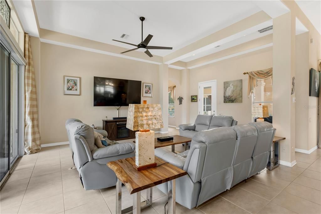 For Sale: $725,000 (3 beds, 3 baths, 2686 Square Feet)