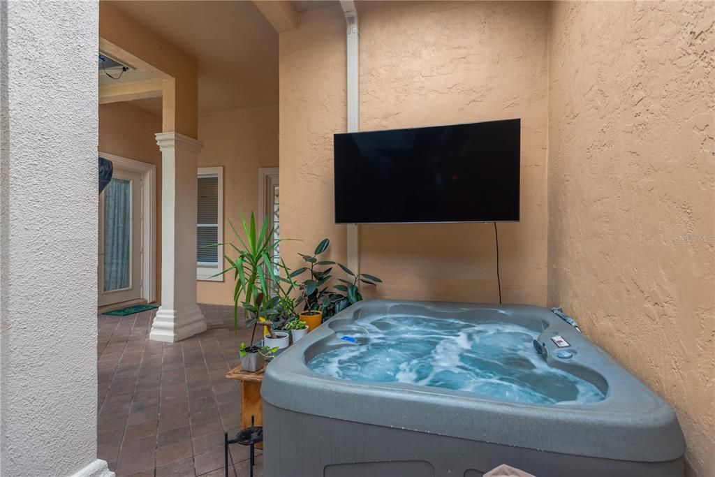 For Sale: $725,000 (3 beds, 3 baths, 2686 Square Feet)