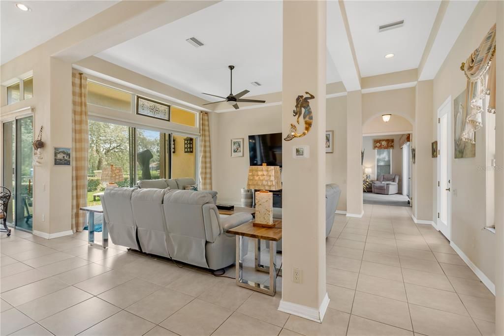 For Sale: $725,000 (3 beds, 3 baths, 2686 Square Feet)
