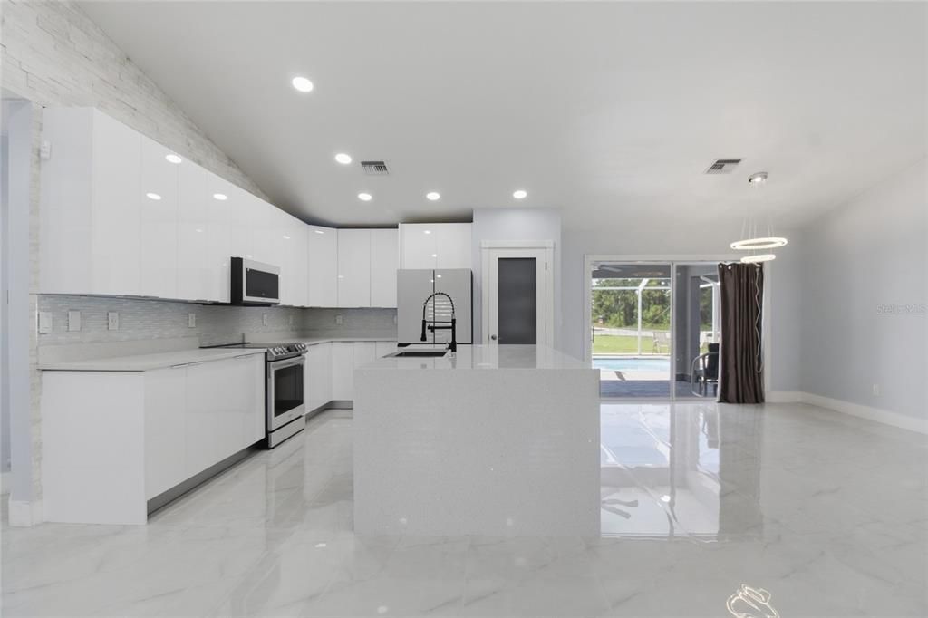 For Sale: $505,000 (3 beds, 2 baths, 1777 Square Feet)