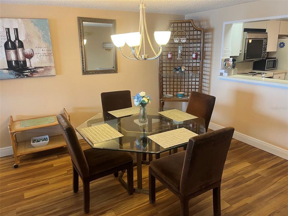 В аренду: $2,000 (1 спален, 1 ванн, 1120 Квадратных фут)