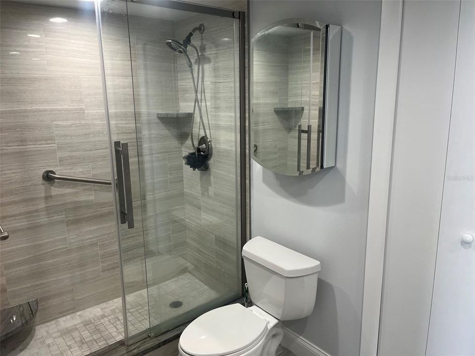 В аренду: $2,000 (1 спален, 1 ванн, 1120 Квадратных фут)