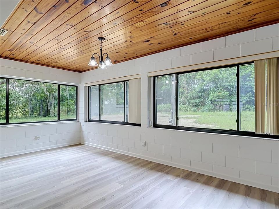 En Venta: $244,900 (2 camas, 1 baños, 1176 Pies cuadrados)