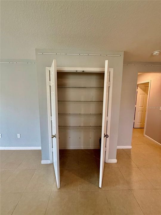 For Sale: $335,000 (4 beds, 2 baths, 1842 Square Feet)