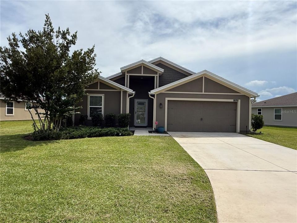 For Sale: $335,000 (4 beds, 2 baths, 1842 Square Feet)