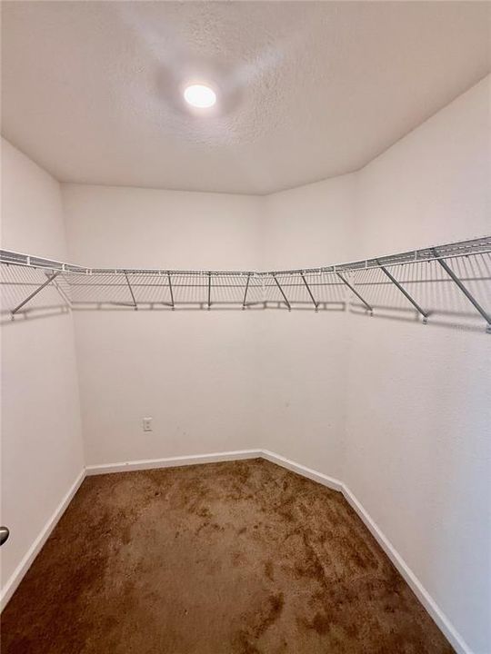 For Sale: $335,000 (4 beds, 2 baths, 1842 Square Feet)