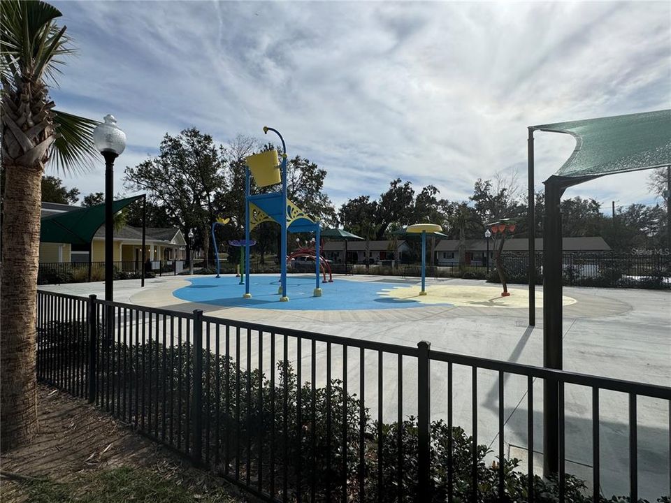 Active With Contract: $317,240 (3 beds, 2 baths, 1536 Square Feet)