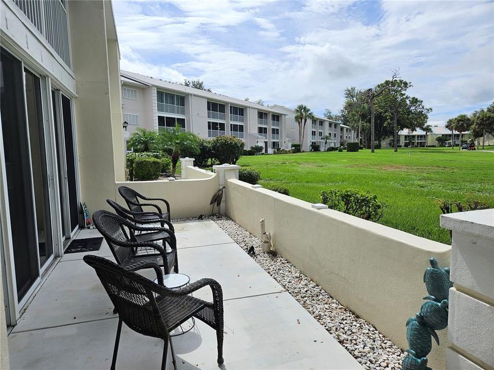 For Rent: $1,800 (2 beds, 2 baths, 1105 Square Feet)
