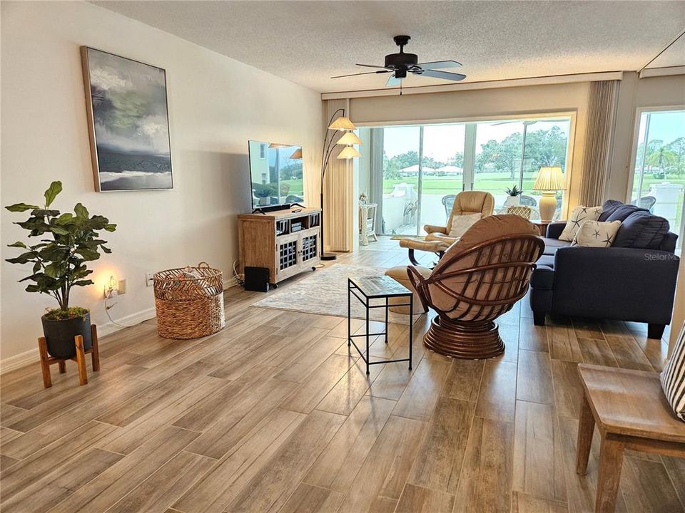 For Rent: $1,800 (2 beds, 2 baths, 1105 Square Feet)