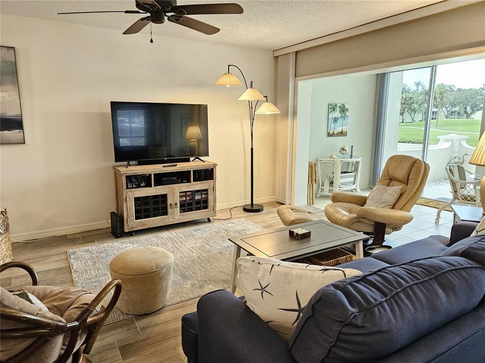 For Rent: $1,800 (2 beds, 2 baths, 1105 Square Feet)