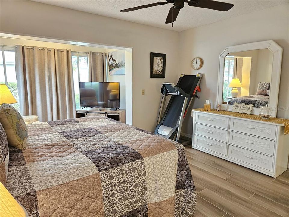 For Rent: $1,800 (2 beds, 2 baths, 1105 Square Feet)