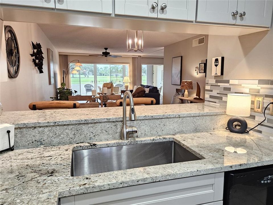For Rent: $1,800 (2 beds, 2 baths, 1105 Square Feet)