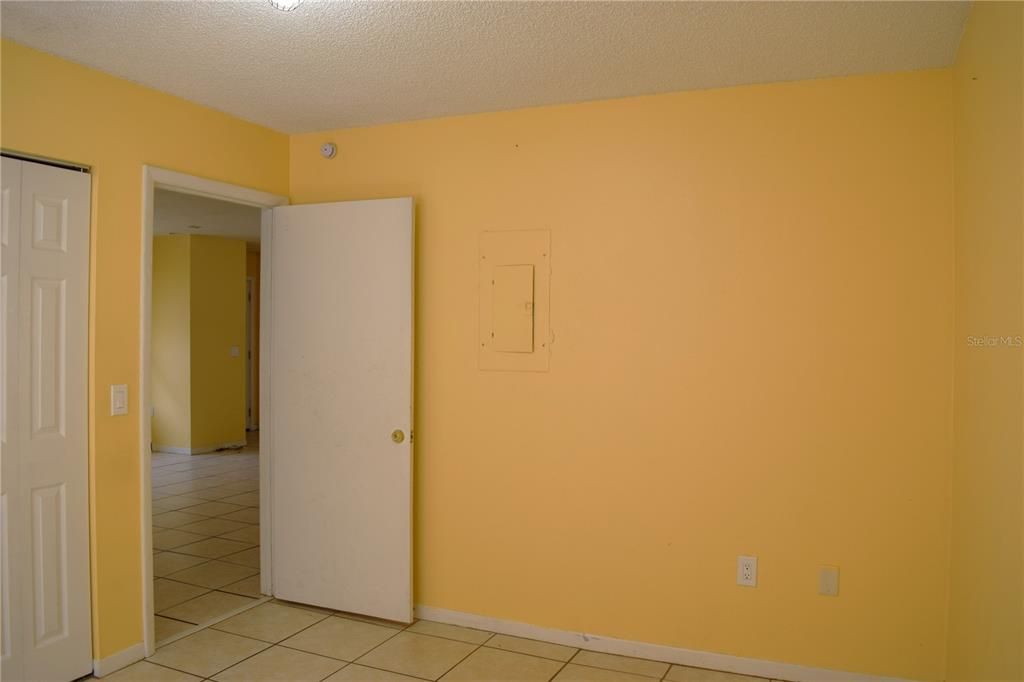 For Rent: $1,200 (2 beds, 1 baths, 823.5 Square Feet)