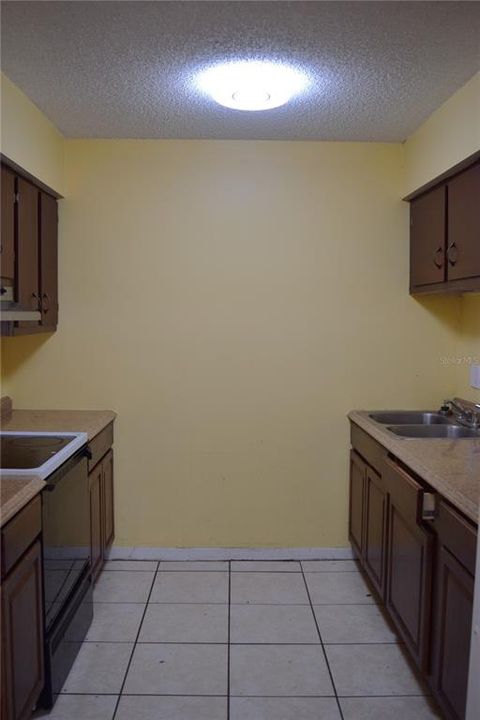 For Rent: $1,200 (2 beds, 1 baths, 823.5 Square Feet)
