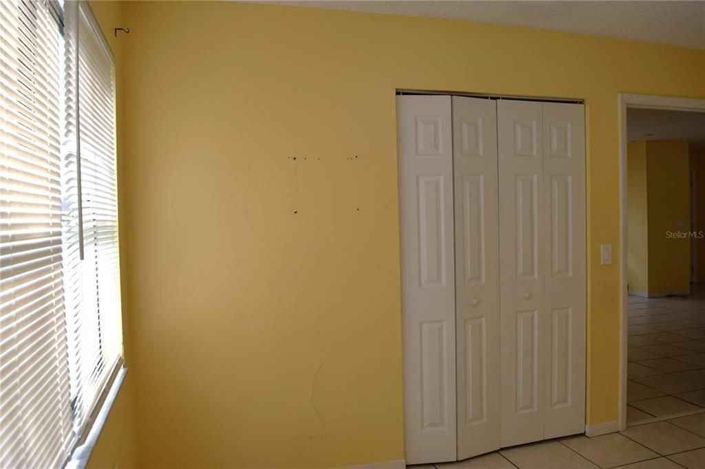 For Rent: $1,200 (2 beds, 1 baths, 823.5 Square Feet)
