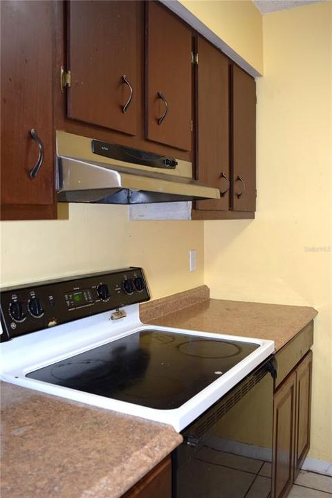 For Rent: $1,200 (2 beds, 1 baths, 823.5 Square Feet)