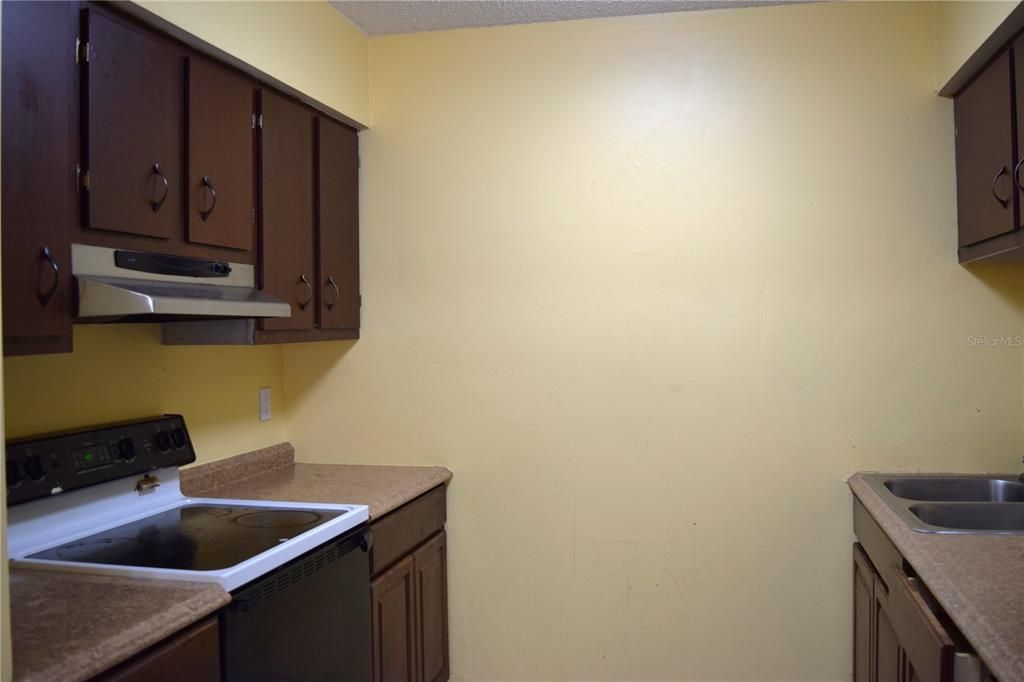 For Rent: $1,200 (2 beds, 1 baths, 823.5 Square Feet)