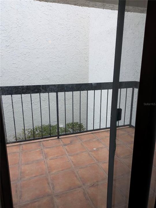 For Rent: $1,350 (2 beds, 1 baths, 1214 Square Feet)