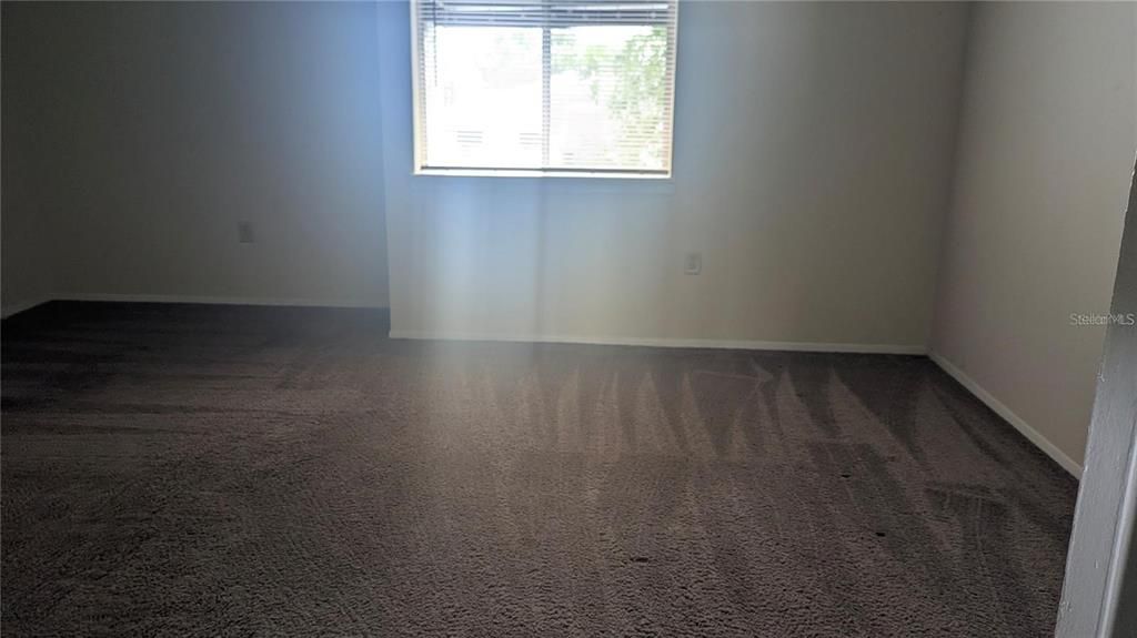 For Rent: $1,350 (2 beds, 1 baths, 1214 Square Feet)