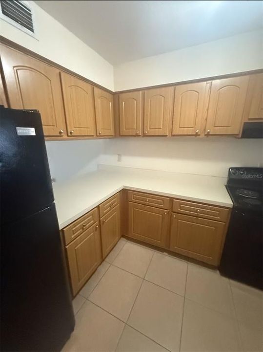 For Rent: $1,350 (2 beds, 1 baths, 1214 Square Feet)