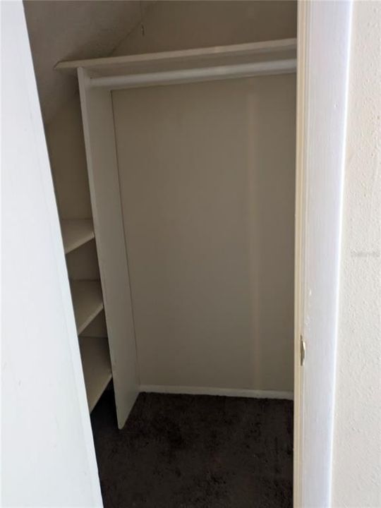 For Rent: $1,350 (2 beds, 1 baths, 1214 Square Feet)