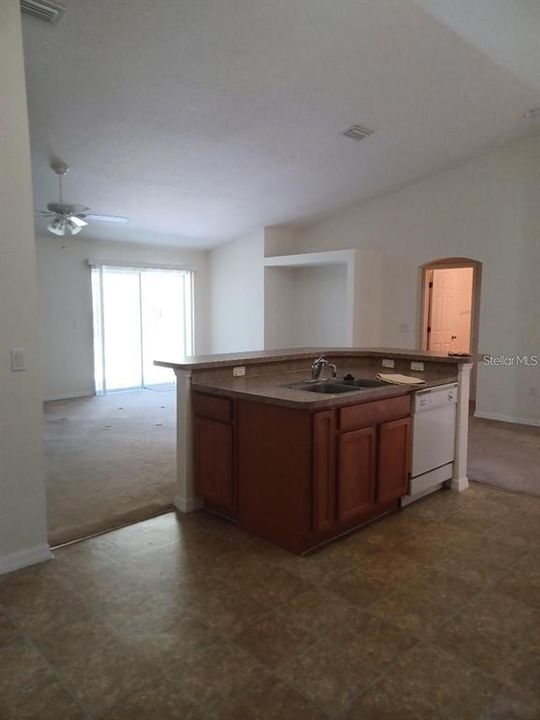 В аренду: $1,950 (3 спален, 2 ванн, 2014 Квадратных фут)