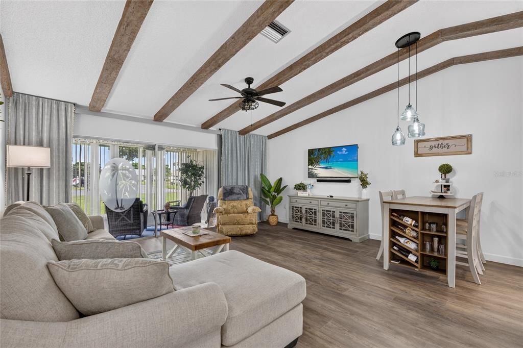 For Sale: $199,000 (2 beds, 2 baths, 1030 Square Feet)