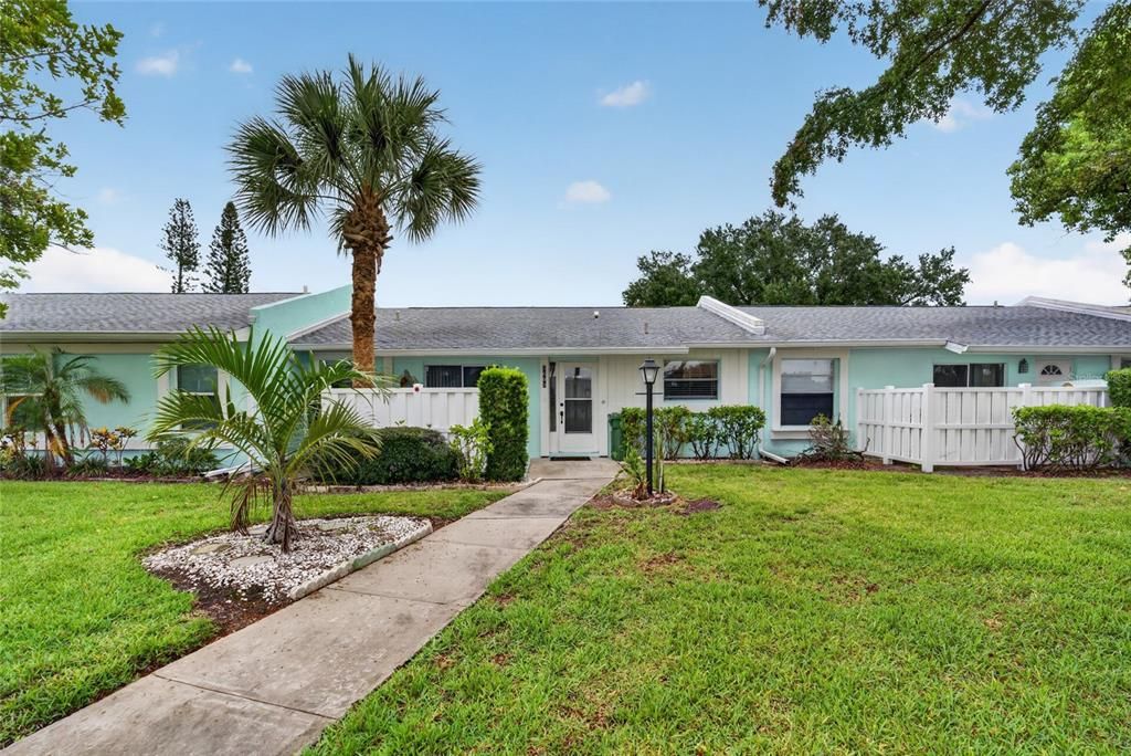 For Sale: $199,000 (2 beds, 2 baths, 1030 Square Feet)