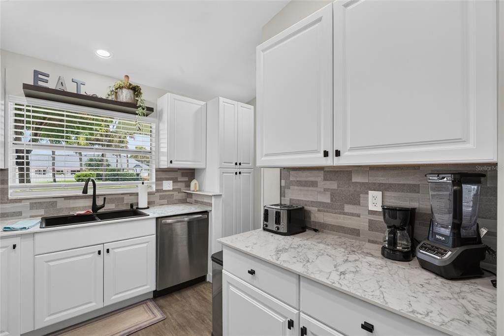 For Sale: $199,000 (2 beds, 2 baths, 1030 Square Feet)
