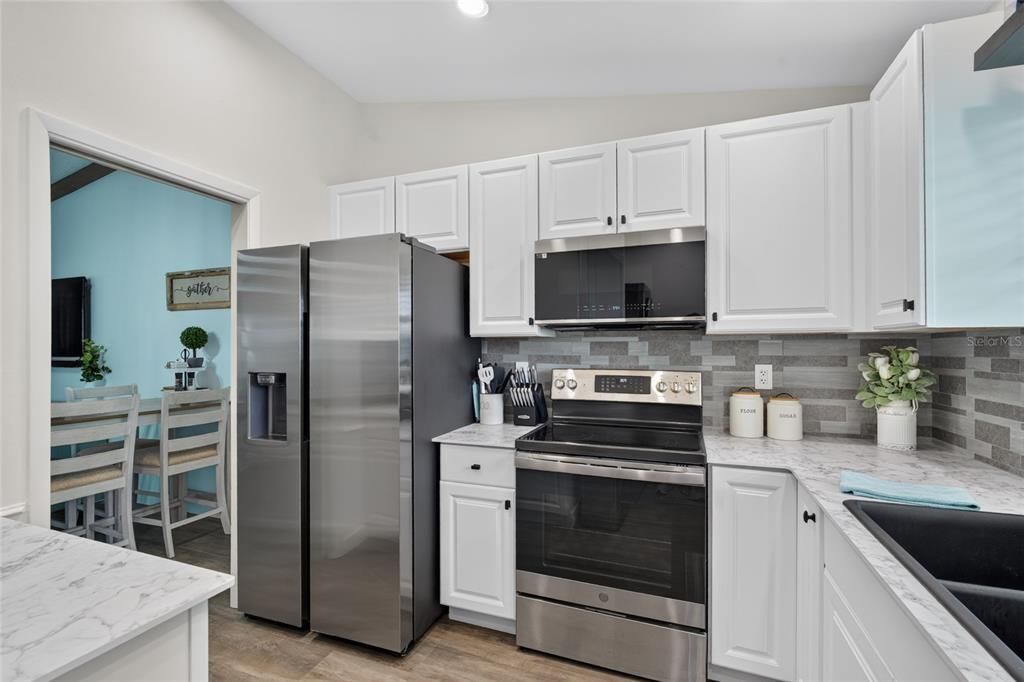 For Sale: $199,000 (2 beds, 2 baths, 1030 Square Feet)